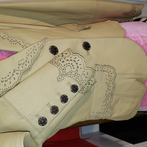 ππ€π WILSONS VINTAGE 90S GENUINE LEATHER TAN EYELET SCALLOPED BLAZER JACKET - Picture 1 of 16